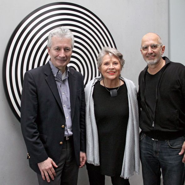 Geförderter Künstler Jürgen Paas übergibt „WONDERWHEEL“ an Kunstversicherer